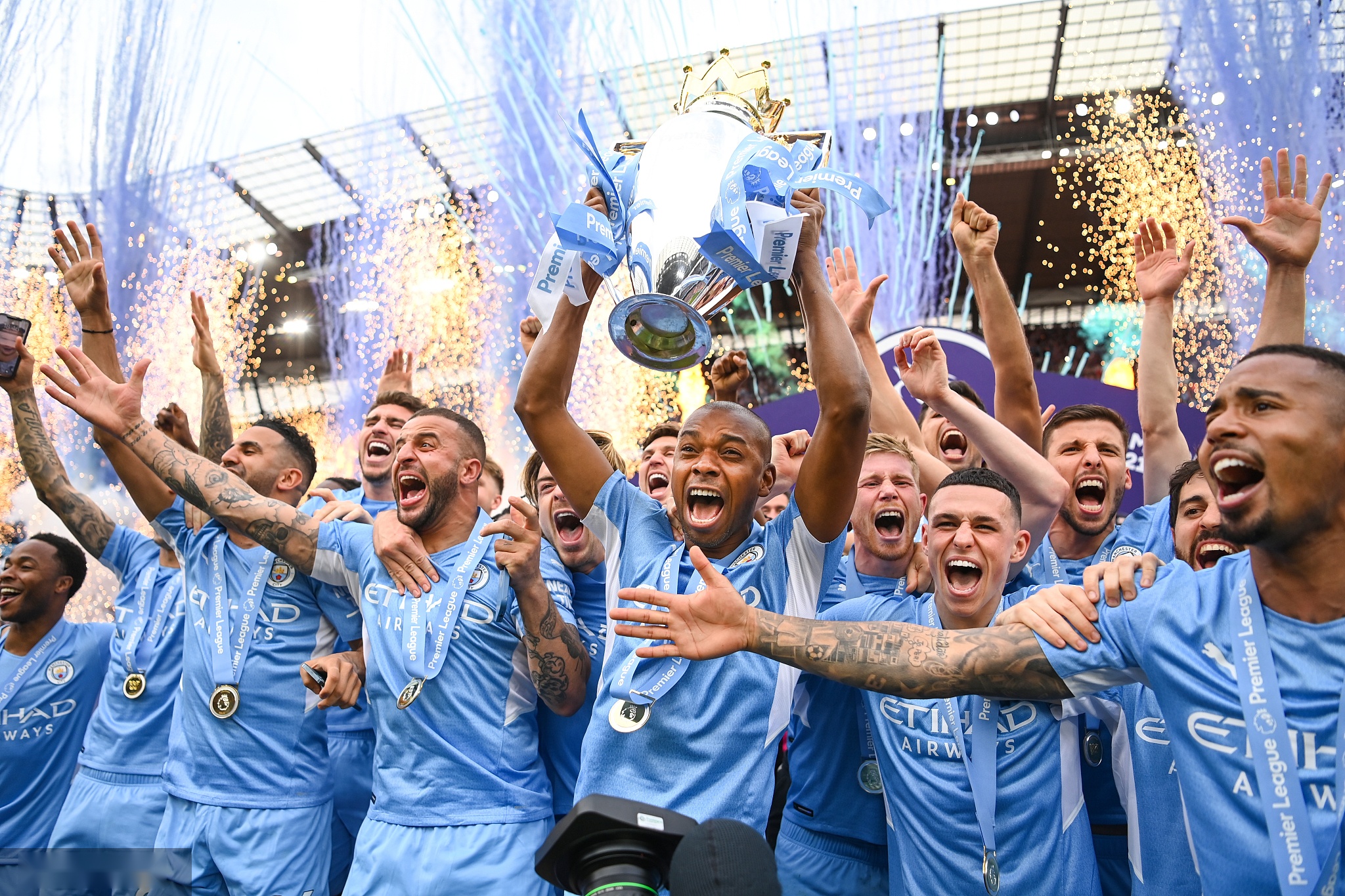 來越不容樂 來越不容樂